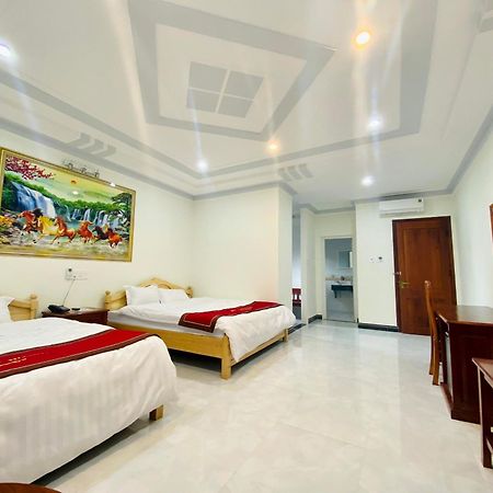 Khach San Hung Viet Hotel Kon Tum Exterior photo