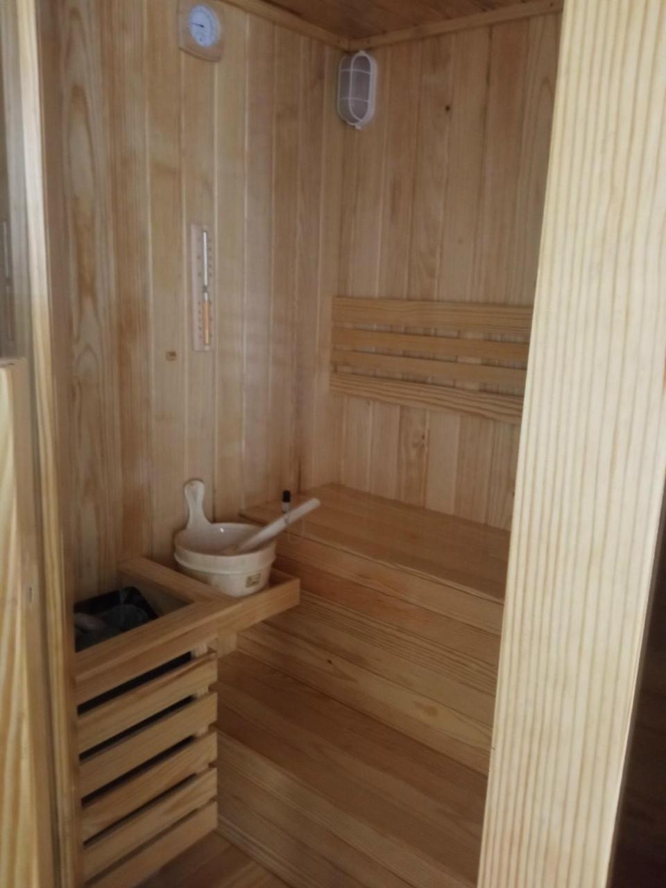 Khach San Hung Viet Hotel Kon Tum Exterior photo